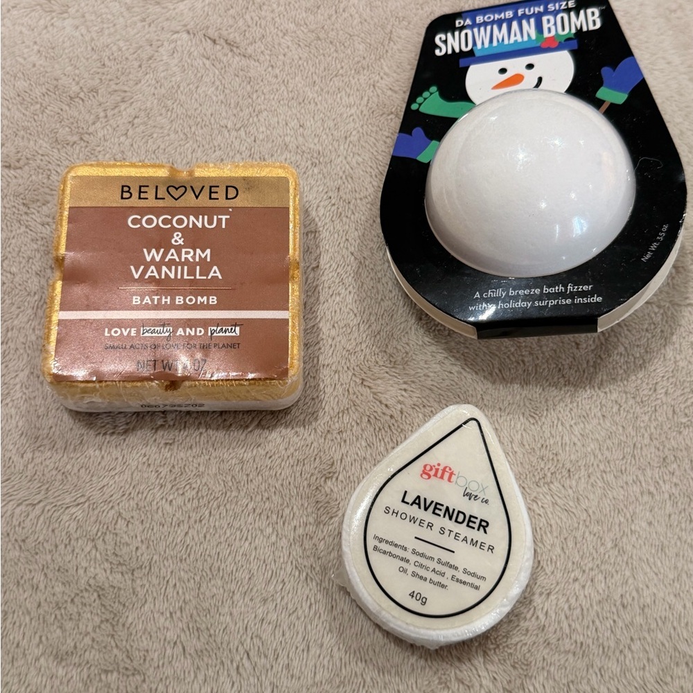 Beloved Coconut & Warm Vanilla Bath Bomb + Snowman & Lavender Set